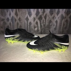 Soccer cleats